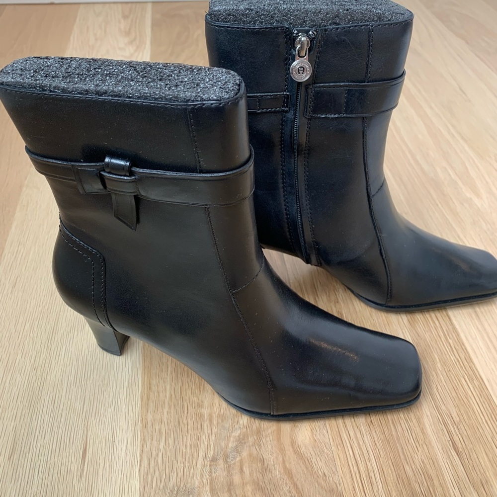 Etienne Aigner- NIB